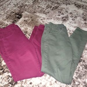 Blue Spice skinny jeans.